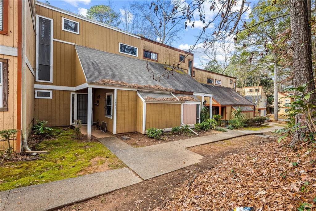 3 bedroom, 2 bathroom, 1,252 sq ft condominium sold at 3451 Cobbs Ferry Drive, Decatur, GA 30032