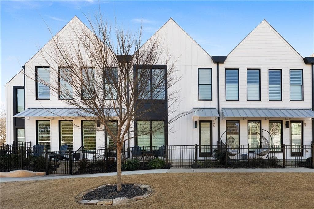 3 bedroom, 3 bathroom, 2,100 sq ft townhouse for sale at 105 Pearl Street, Woodstock, GA 30188