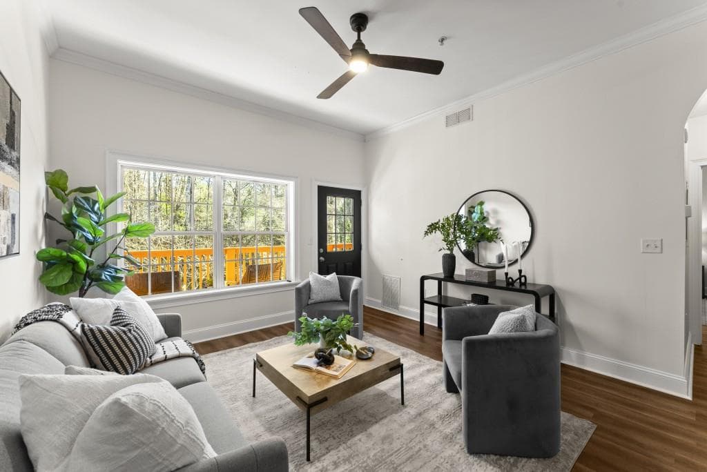 2 bedroom, 2 bathroom, 1,082 sq ft condominium sold at 1635 Briarcliff Road 8, Atlanta, GA 30306
