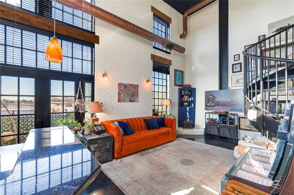 2 bedroom, 2 bathroom, 1,230 sq ft condominium sold at 5434 Peachtree Road 113, Atlanta, GA 30341