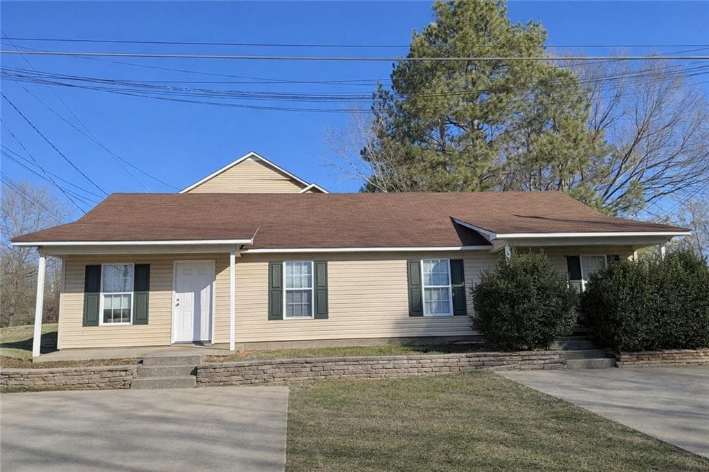 duplex sold at 95 Bruce Street, Adairsville, GA 30103