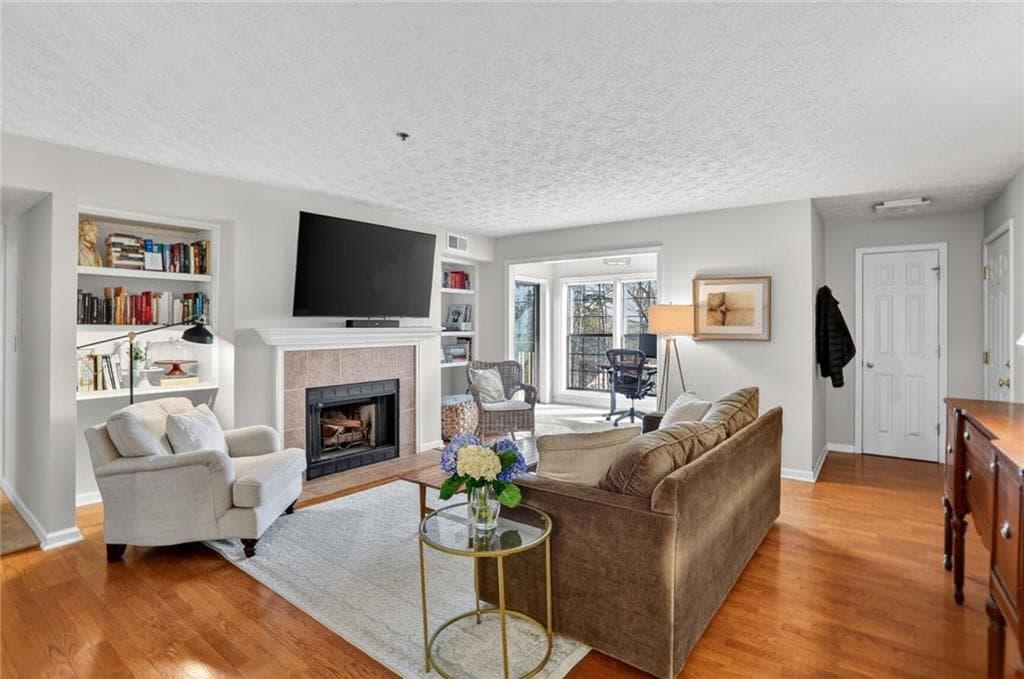 2830 Vinings Central Drive, Atlanta, GA 30339 — most recent listing photo