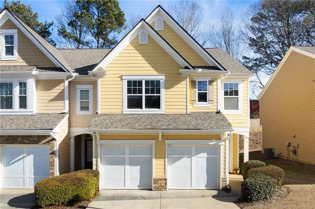 3 bedroom, 3 bathroom, 1,981 sq ft townhouse sold at 1915 Lake Heights Circle 1, Kennesaw, GA 30152