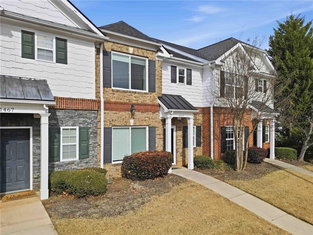 3 bedroom, 3 bathroom, 1,646 sq ft townhouse sold at 1463 Ashley Way, Atlanta, GA 30344