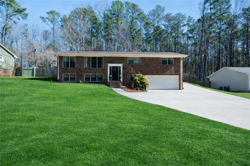 3 bedroom, 3 bathroom, 2,705 sq ft single family residence sold at 670 Teague Drive, Kennesaw, GA 30152