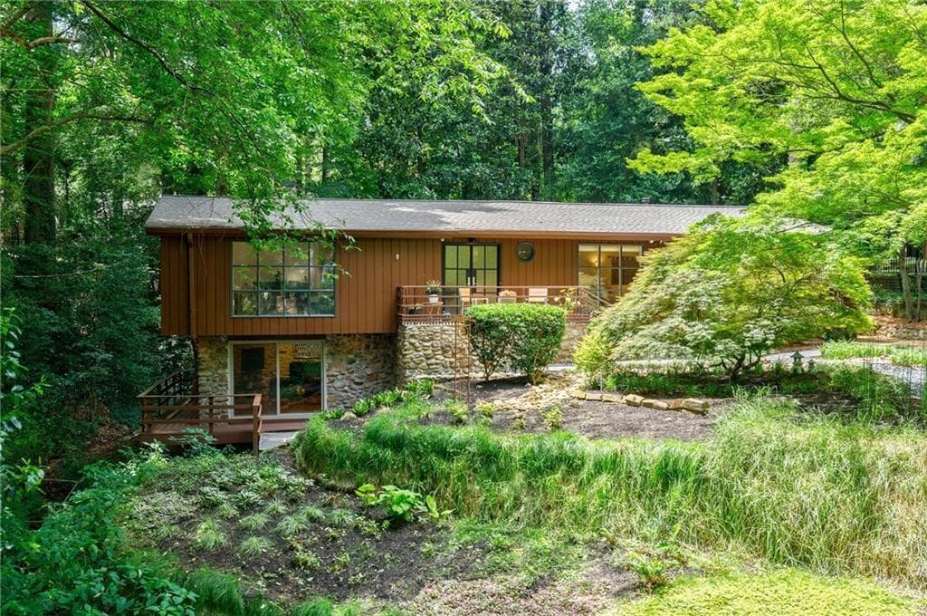 3 bedroom, 3 bathroom, 2,825 sq ft single family residence sold at 1860 Meredith Drive, Atlanta, GA 30318