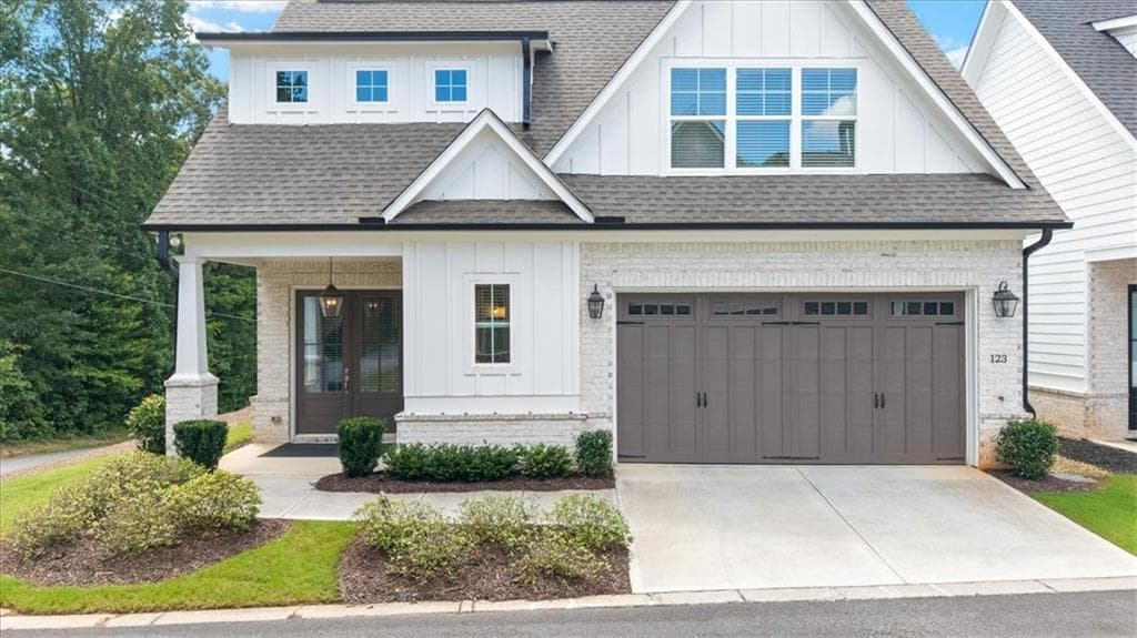 3 bedroom, 4 bathroom, 2,600 sq ft single family residence sold at 123 Ivey Way, Woodstock, GA 30188