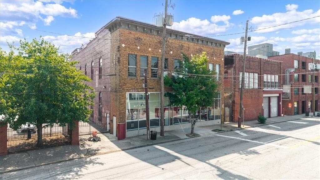 2 bedroom, 3 bathroom, 2,108 sq ft condominium sold at 330 Peters Street 105, Atlanta, GA 30313