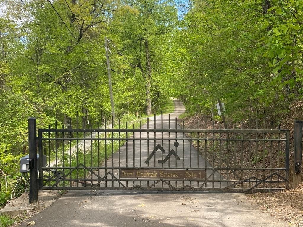 single family residence under contract at 000 Burnt Mountain Cove Road, Jasper, GA 30143