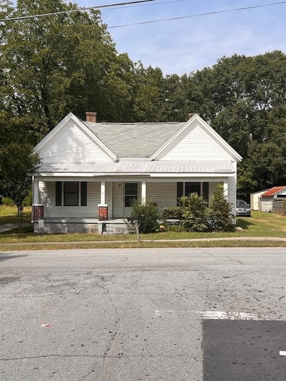 duplex sold at 18 E New Street, Winder, GA 30680