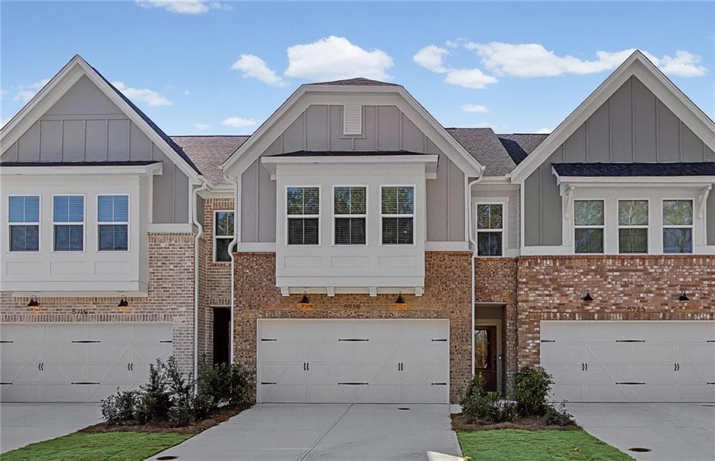 3 bedroom, 3 bathroom, 2,035 sq ft townhouse sold at 5719 Tillman Way, Powder Springs, GA 30127