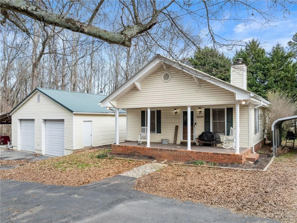 3 bedroom, 2 bathroom, 1,740 sq ft single family residence sold at 2000 Dr Bramblett Road, Cumming, GA 30028