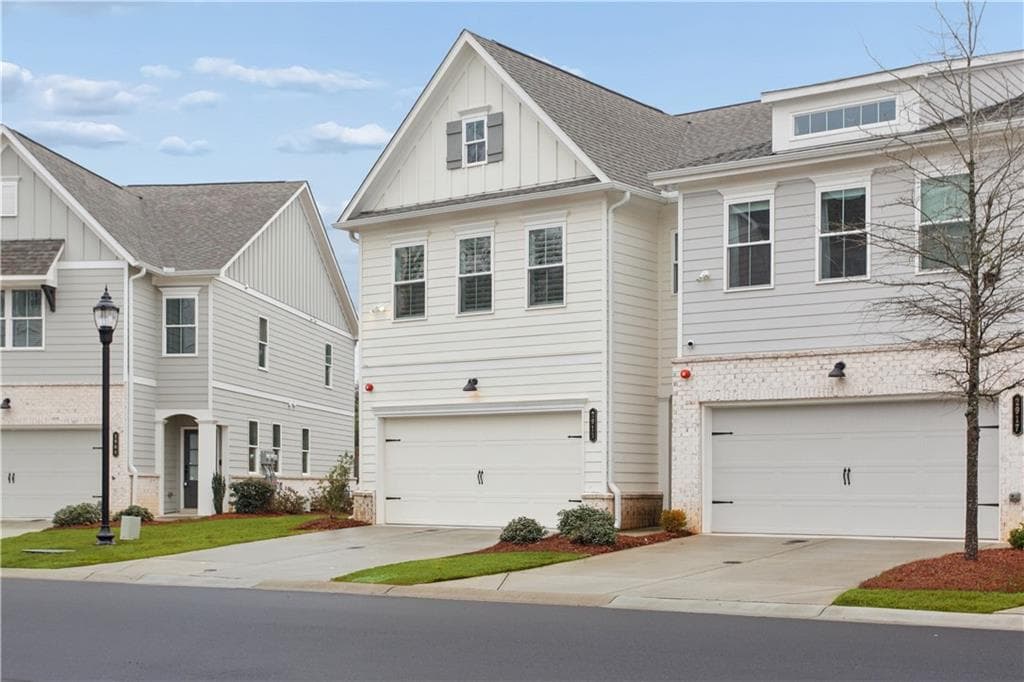 3 bedroom, 3 bathroom, 2,156 sq ft townhouse sold at 2913 Ferrington Way, Smyrna, GA 30080