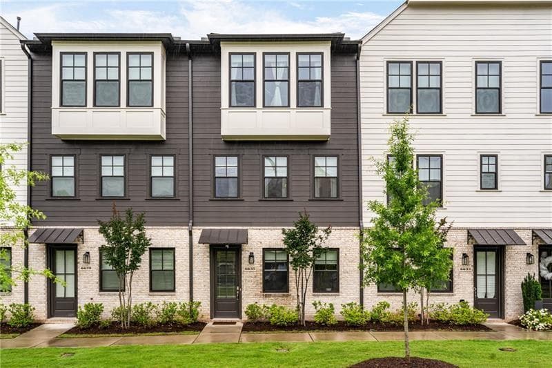 6635 Beacon Drive, Sandy Springs, GA 30328 — most recent listing photo