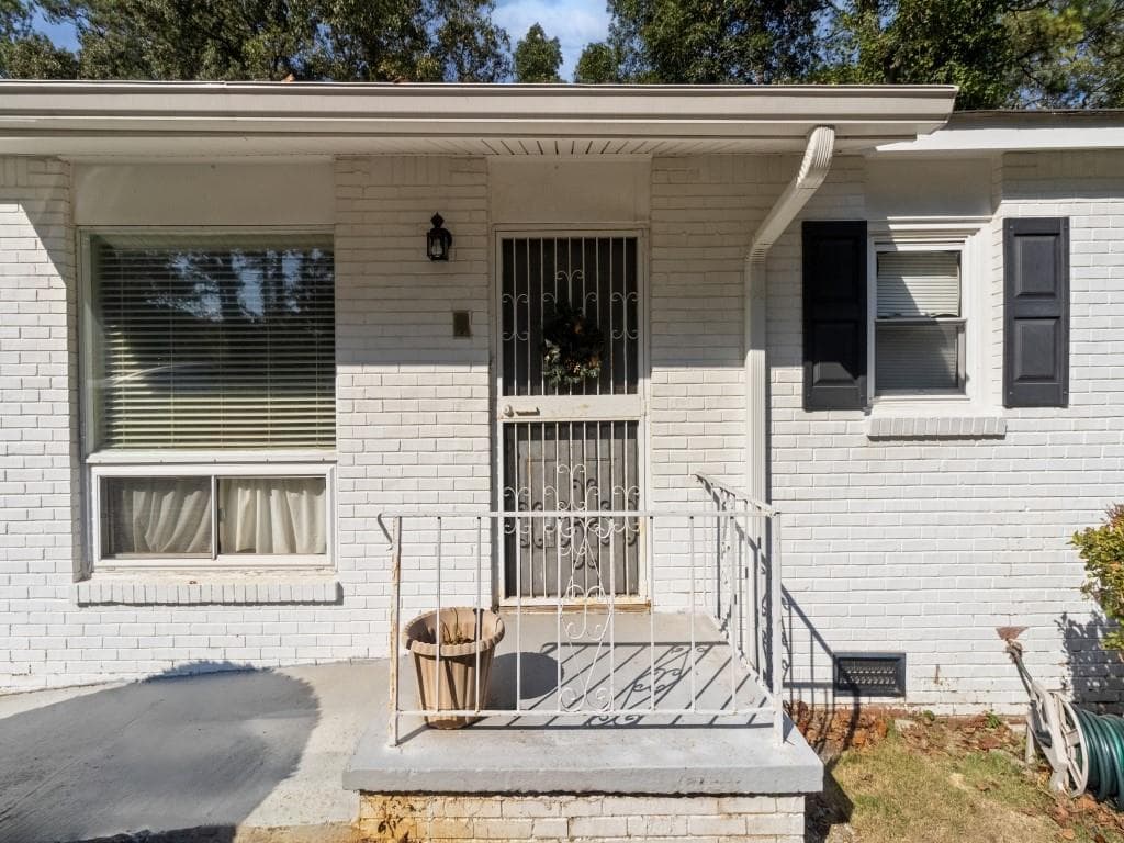 3 bedroom, 1 bathroom, 825 sq ft single family residence sold at 3751 Amber Road, Atlanta, GA 30331