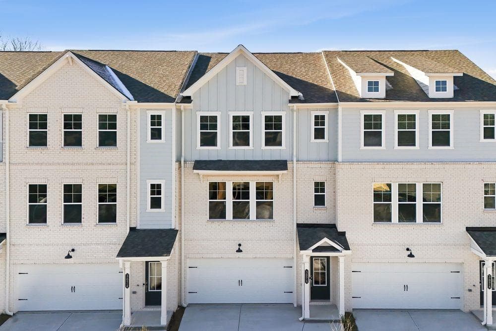 4 bedroom, 4 bathroom, 2,375 sq ft townhouse sold at 3072 Hudson Glen Way, Dacula, GA 30019