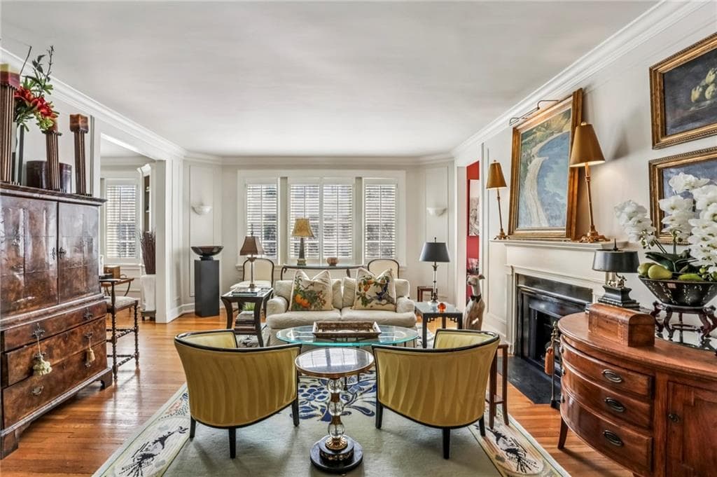 2 bedroom, 2 bathroom, 1,625 sq ft condominium sold at 1325 Peachtree Street 701, Atlanta, GA 30309
