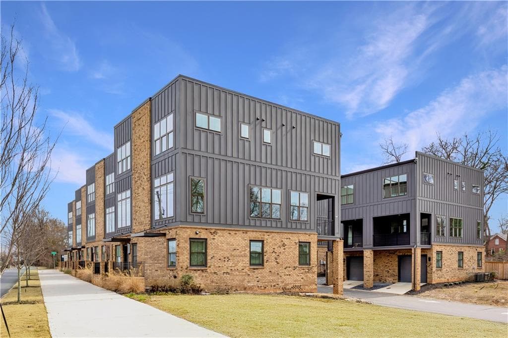 2 bedroom, 3 bathroom, 1,361 sq ft townhouse sold at 1124 W Marietta Street, Atlanta, GA 30318
