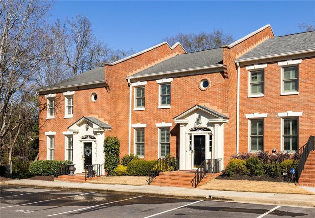 204 Ansley Villa Drive, Atlanta, GA 30324 — most recent listing photo
