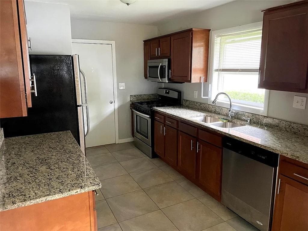 3 bedroom, 1 bathroom, 912 sq ft single family residence sold at 260 Thornton Street, Atlanta, GA 30315