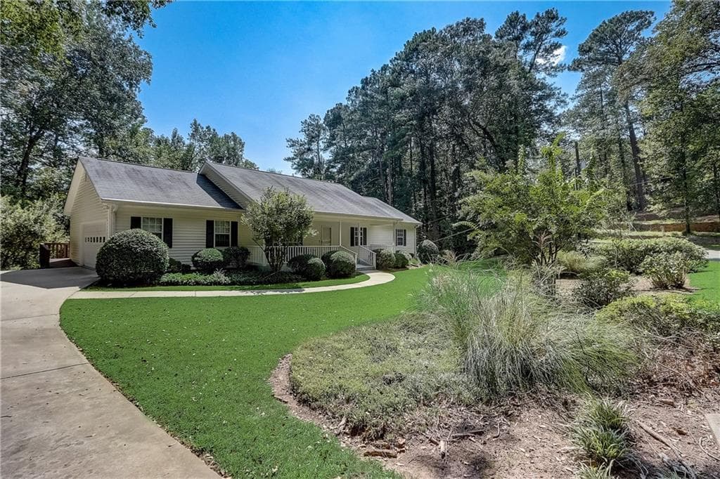 3 bedroom, 2 bathroom, 1,638 sq ft single family residence sold at 701 Longview Drive, Canton, GA 30114