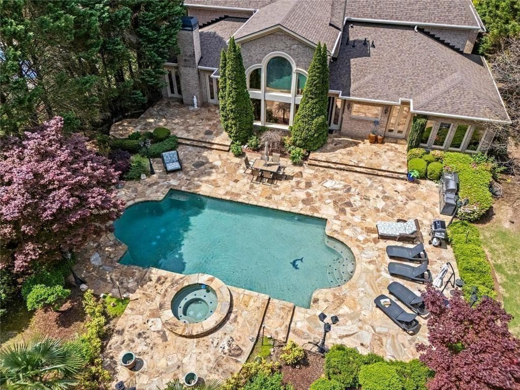 6 bedroom, 10 bathroom, 10,111 sq ft single family residence sold at 2120 Blackheath Trace, Alpharetta, GA 30005