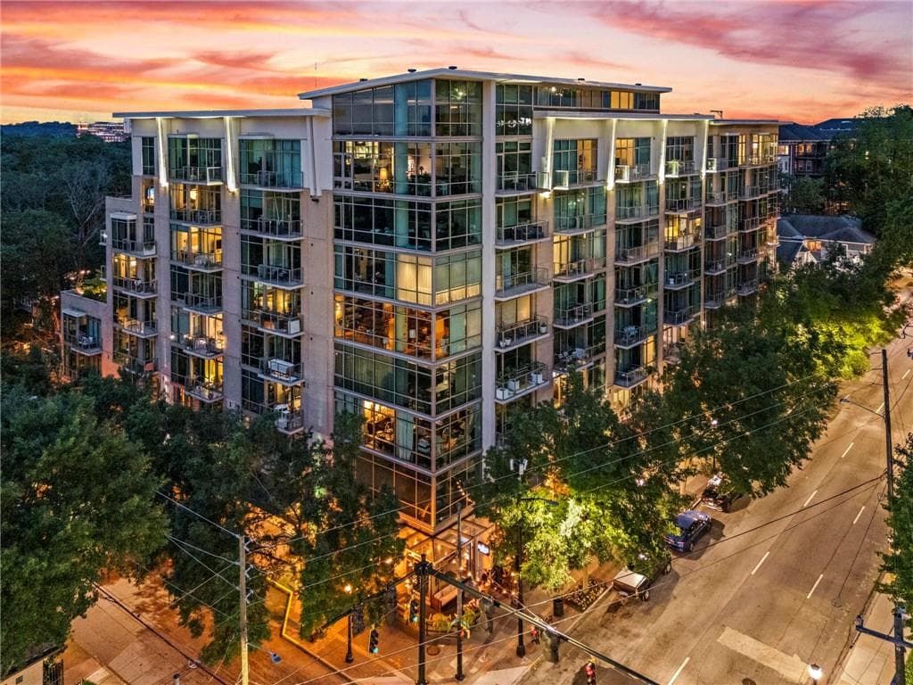 2 bedroom, 3 bathroom, 1,973 sq ft condominium sold at 905 Juniper Street 808, Atlanta, GA 30309