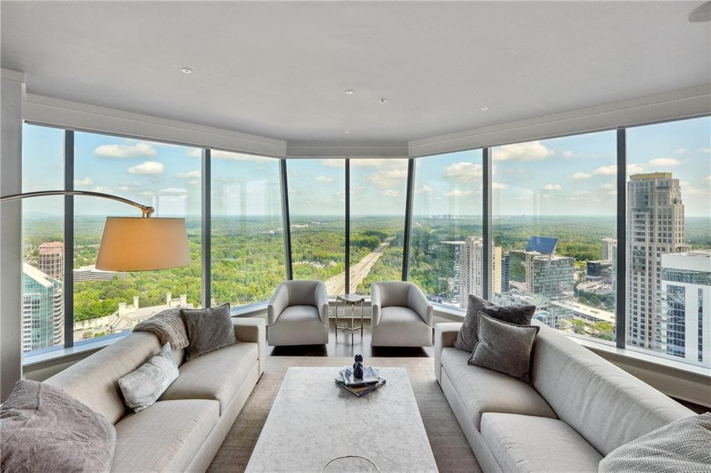 2 bedroom, 3 bathroom, 3,104 sq ft condominium under contract at 3344 Peachtree Road 3902, Atlanta, GA 30326
