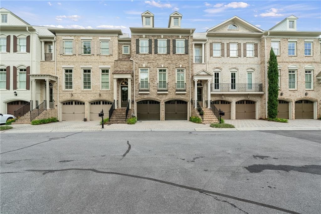 3 bedroom, 4 bathroom, 3,100 sq ft townhouse sold at 9056 Riverbend Manor, Alpharetta, GA 30022