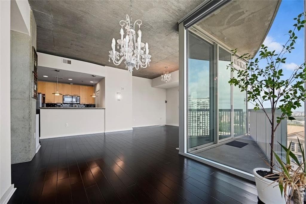 2 bedroom, 2 bathroom, 1,223 sq ft condominium sold at 3324 Peachtree Road 2718, Atlanta, GA 30326