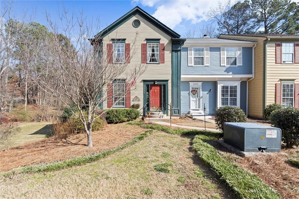 2 bedroom, 4 bathroom, 2,184 sq ft townhouse under contract at 3657 Monticello Commons, Peachtree Corners, GA 30092