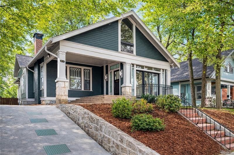 3 bedroom, 2 bathroom, 2,702 sq ft single family residence sold at 993 Highland View, Atlanta, GA 30306