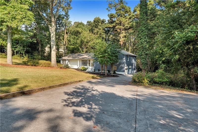 4 bedroom, 3 bathroom, 2,884 sq ft single family residence sold at 1946 MACLAND Road, Marietta, GA 30064