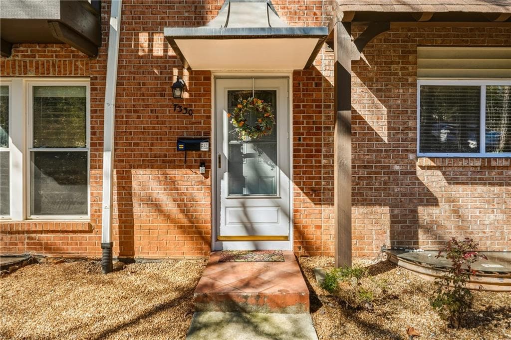 7330 Cardigan Circle, Atlanta, GA 30328 — most recent listing photo