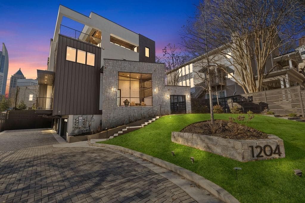 3 bedroom, 4 bathroom, 2,829 sq ft townhouse sold at 1204 Piedmont Avenue 2, Atlanta, GA 30309