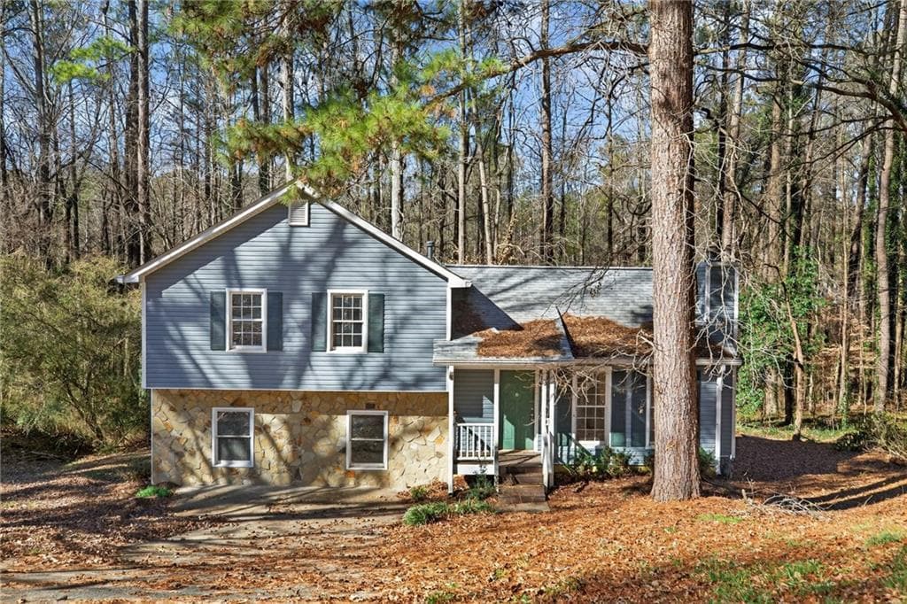 4 bedroom, 2 bathroom, 1,790 sq ft single family residence sold at 4585 Muirwood Circle, Powder Springs, GA 30127