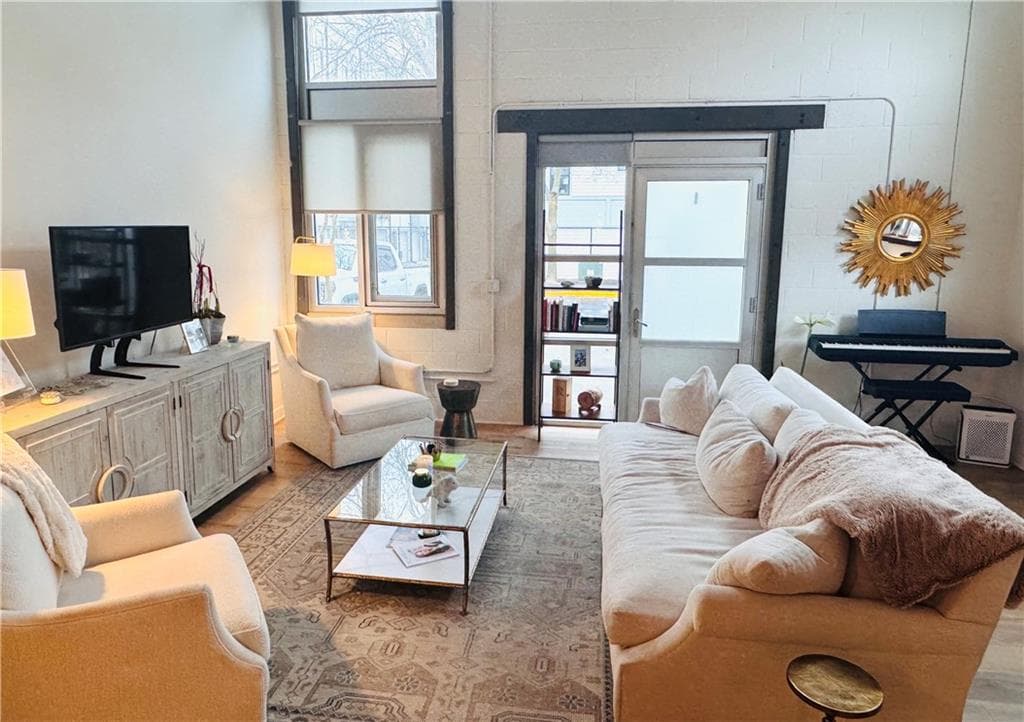 1 bedroom, 2 bathroom, 1,294 sq ft condominium sold at 1661 La France Street 218, Atlanta, GA 30307