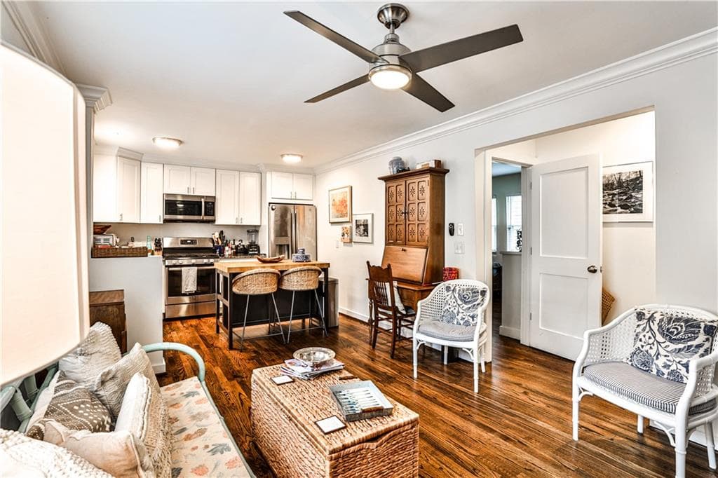 1042 Saint Charles Avenue 4, Atlanta, GA 30306 — most recent listing photo
