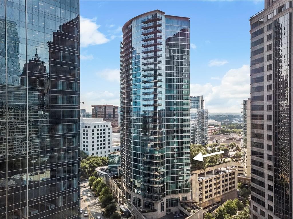 2 bedroom, 2 bathroom, 1,386 sq ft condominium sold at 1080 Peachtree Street 1102, Atlanta, GA 30309