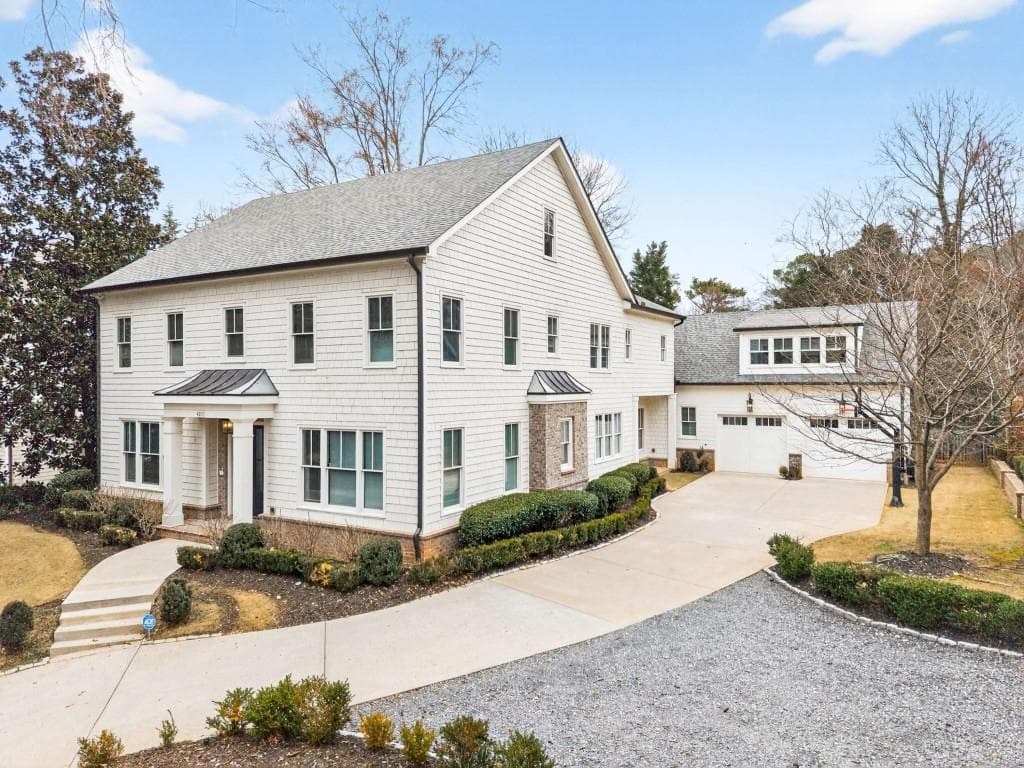 6 bedroom, 8 bathroom, 7,243 sq ft single family residence sold at 4015 Wieuca Road, Atlanta, GA 30342