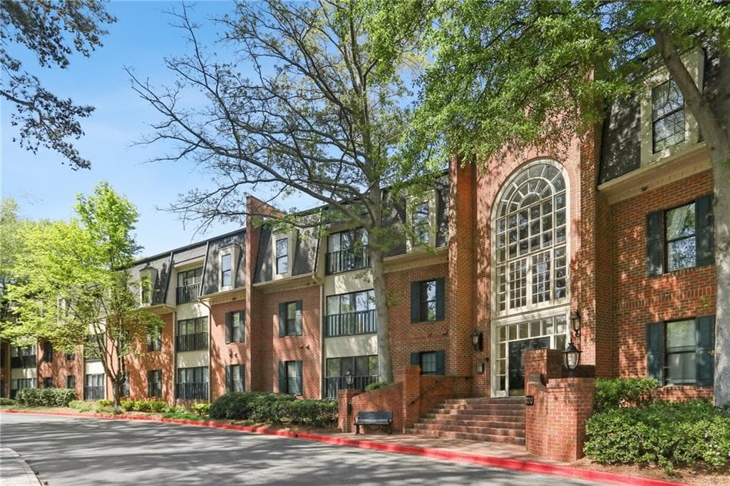 2 bedroom, 2 bathroom, 1,462 sq ft condominium sold at 23101 Plantation Drive, Atlanta, GA 30324