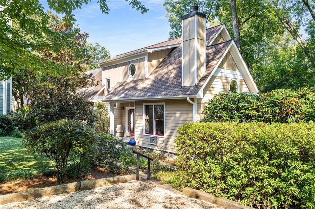 3 bedroom, 3 bathroom, 2,049 sq ft townhouse sold at 192 Gibson Street B, Atlanta, GA 30316