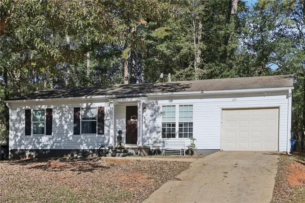 3 bedroom, 1 bathroom, 1,000 sq ft single family residence sold at 255 Marlborough Downs Road, Bogart, GA 30622