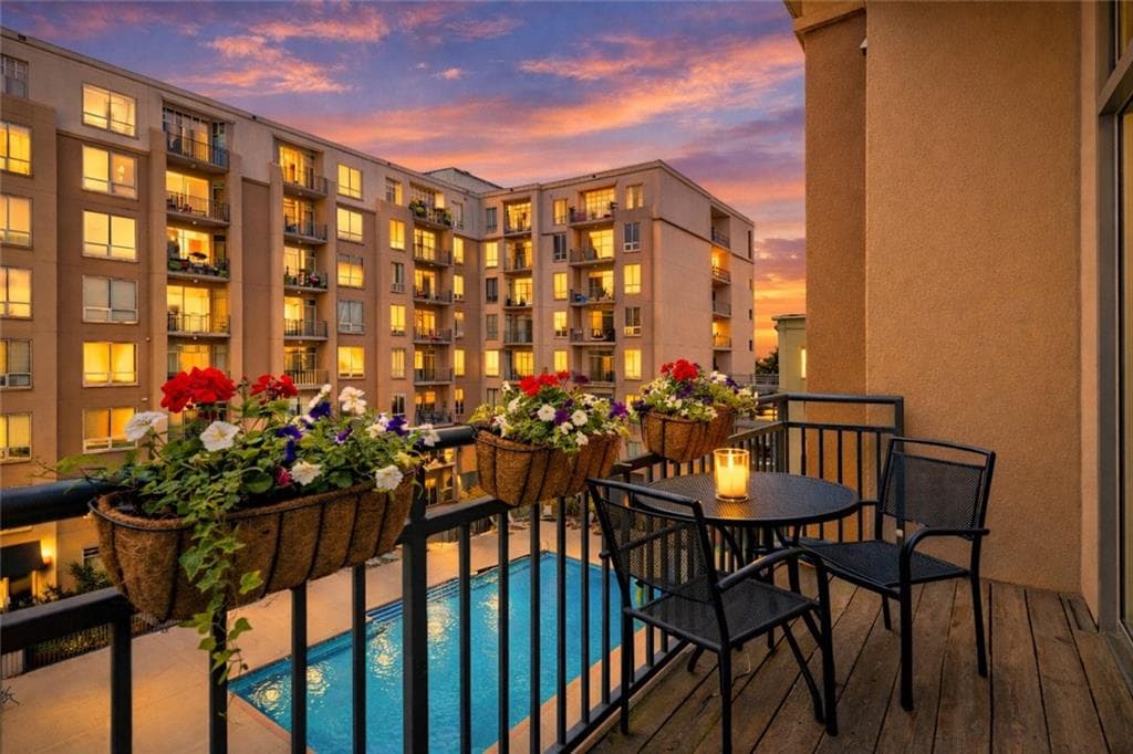 2 bedroom, 2 bathroom, 1,199 sq ft condominium sold at 711 Cosmopolitan Drive 442, Atlanta, GA 30324