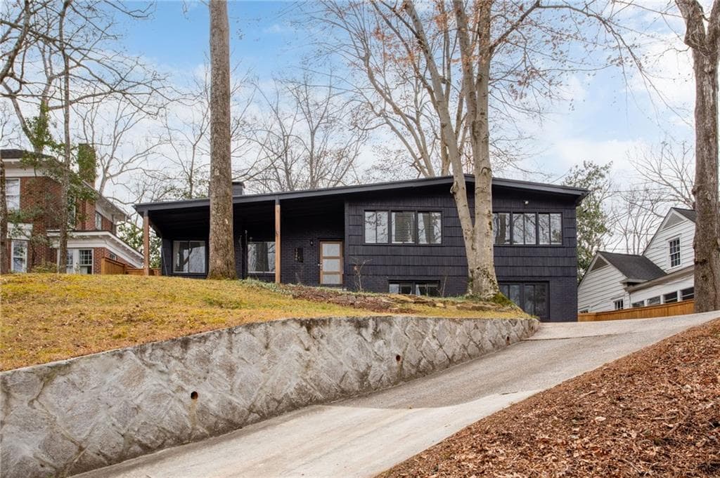 3 bedroom, 2 bathroom single family residence sold at 1746 E Clifton Road, Atlanta, GA 30307