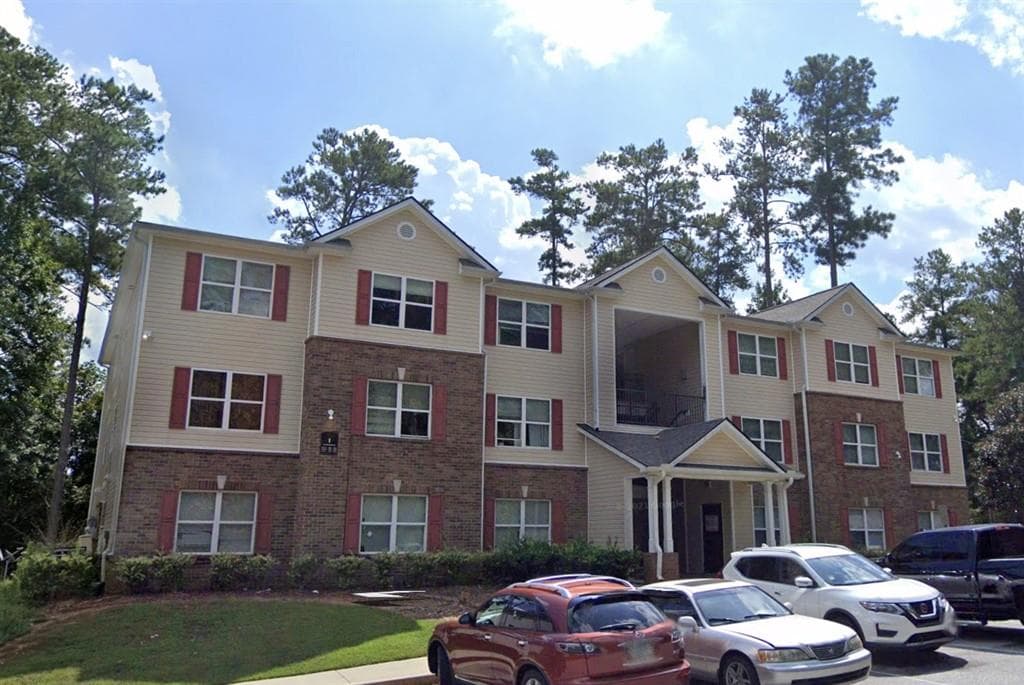 3 bedroom, 2 bathroom, 1,292 sq ft condominium sold at 1202 Fairington Village Drive, Lithonia, GA 30038