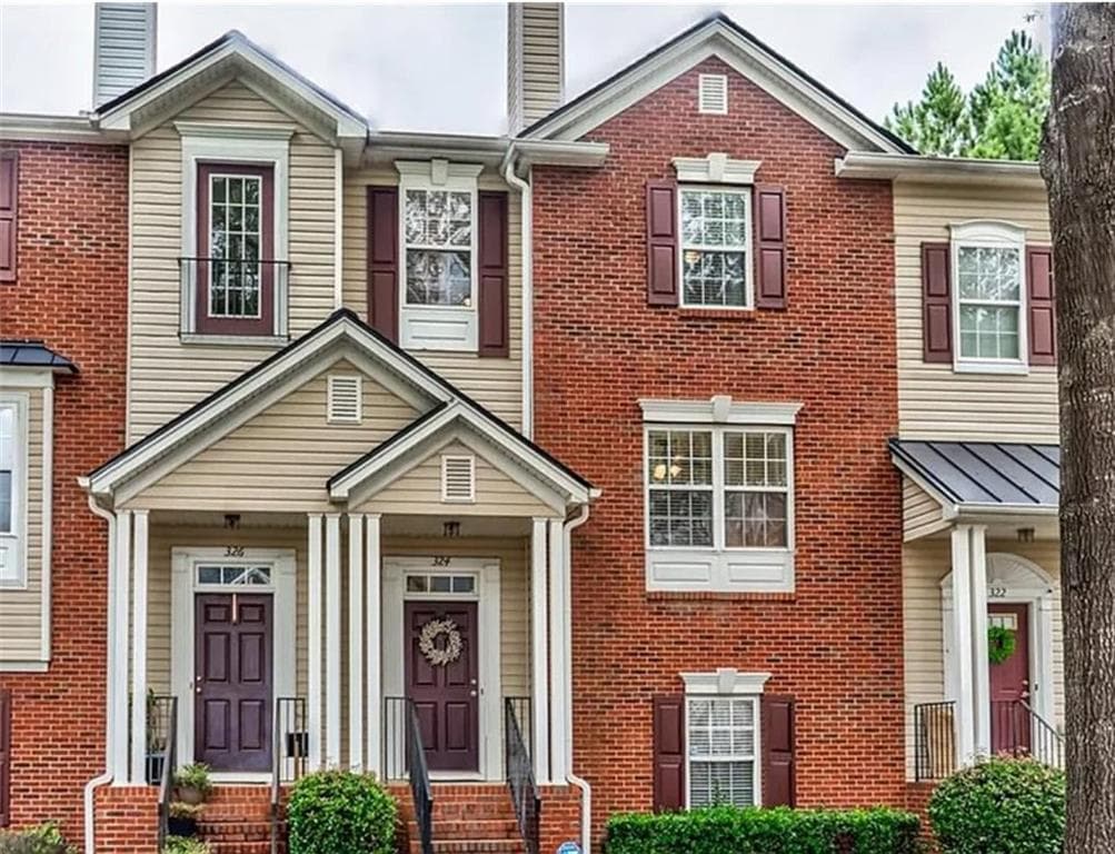 3 bedroom, 3 bathroom, 1,780 sq ft townhouse sold at 324 Village Circle, Woodstock, GA 30188