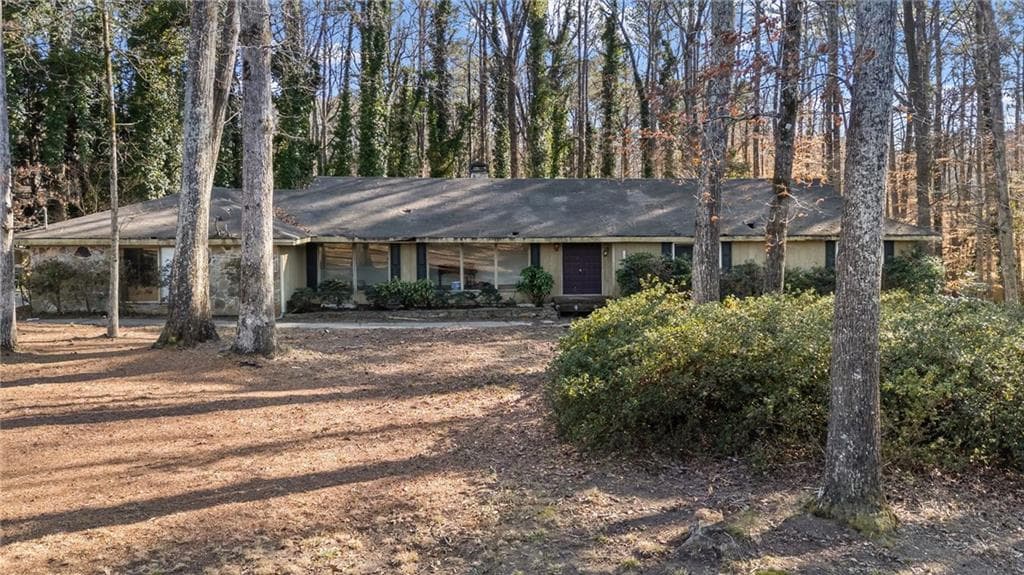 5 bedroom, 3 bathroom, 2,684 sq ft single family residence sold at 4055 Spalding Drive, Atlanta, GA 30350