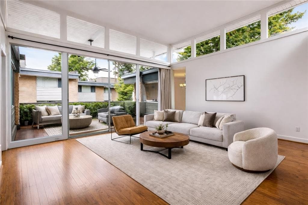 4300 Chastain Walk 20, Atlanta, GA 30342 — most recent listing photo
