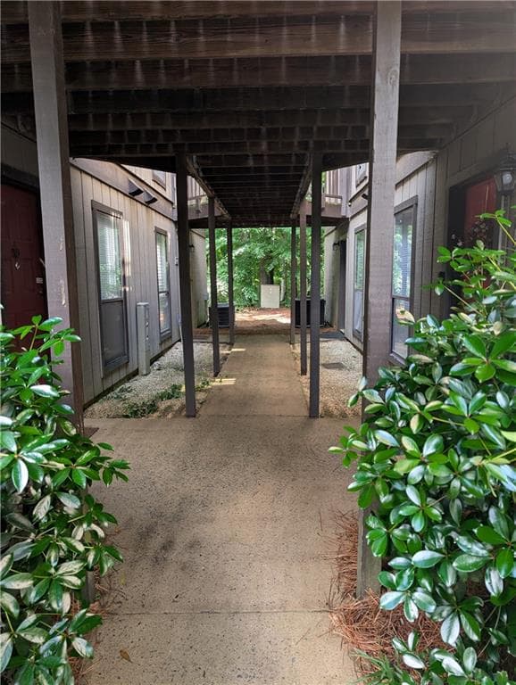 1 bedroom, 1 bathroom, 858 sq ft condominium sold at 206 River Run Drive, Atlanta, GA 30350
